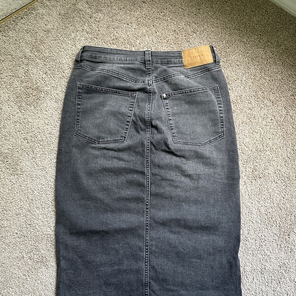 H&M DENIM || black denim midi skirt - Picture 4 of 6